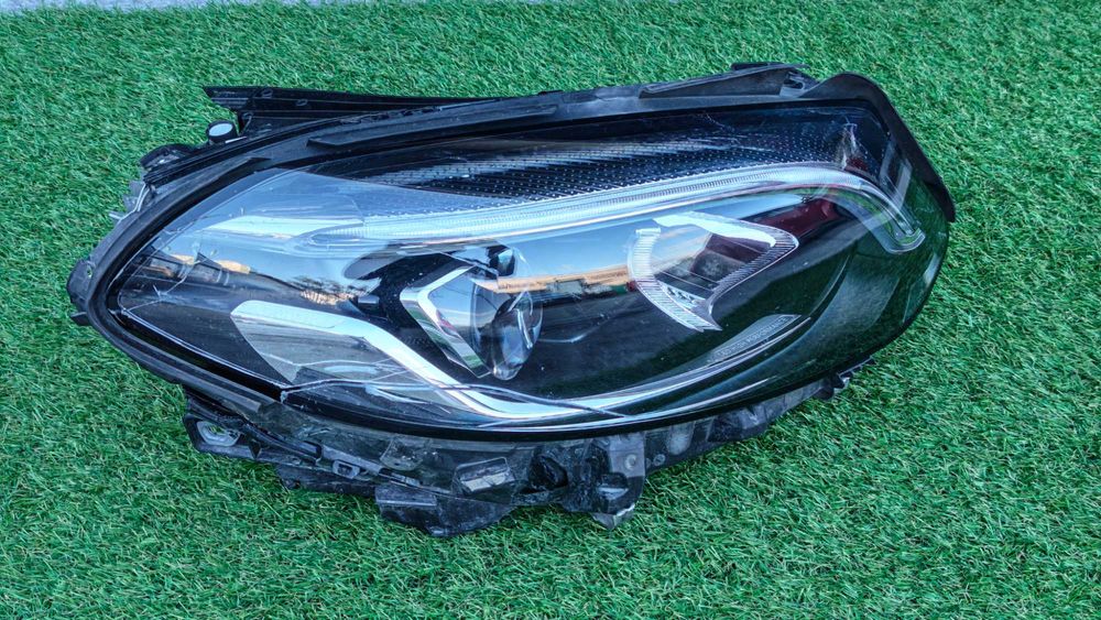 Фар за Mercedes B Class W246 Full LED / Мерцедес Б Клас В246