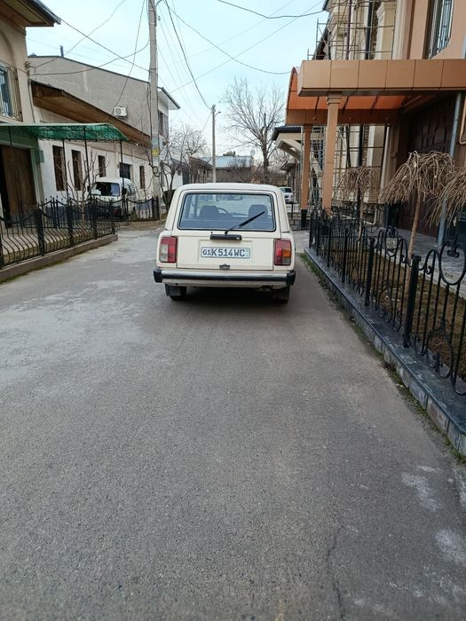 Vaz 2104 sotiladi