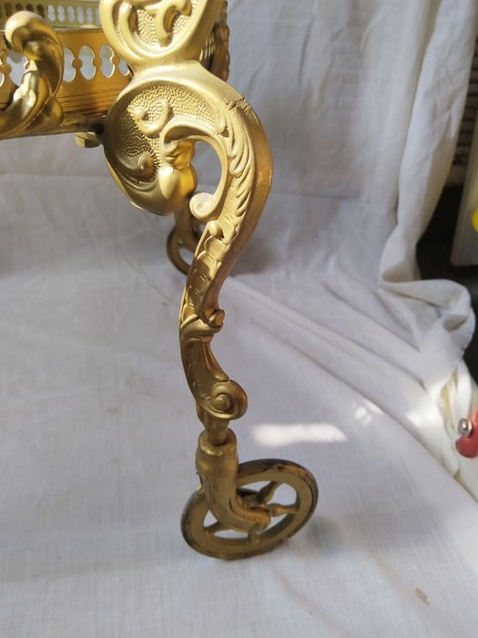 gheridon masuta cu sticla