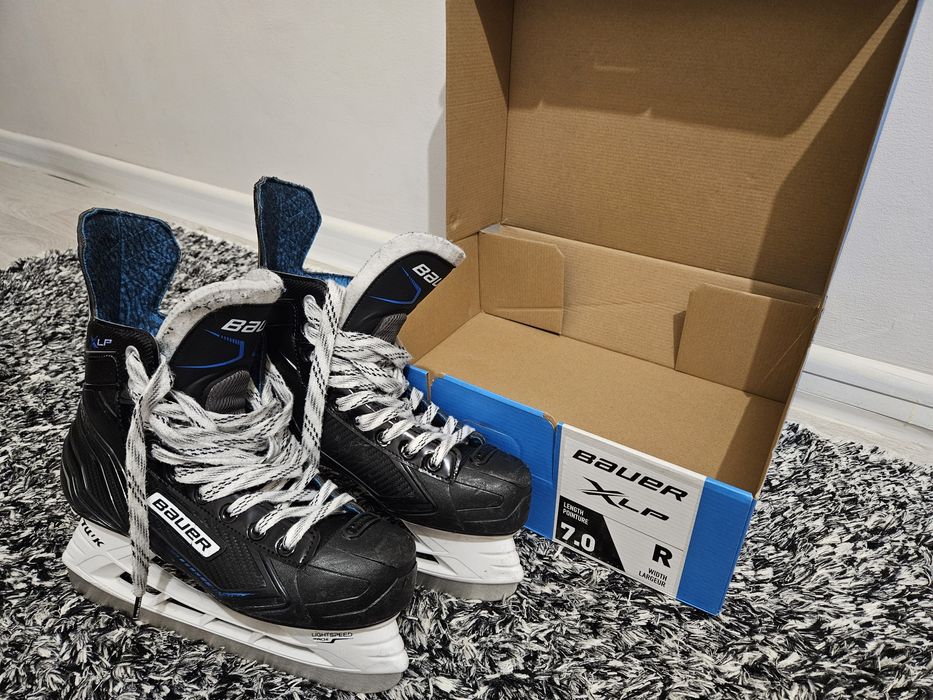 Продам коньки Bauer XLP