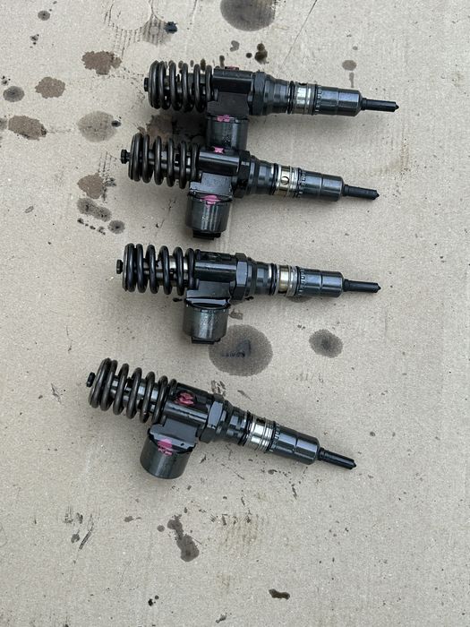 2 Injectoare Vw 2.0 TDI BKD 140 cai
