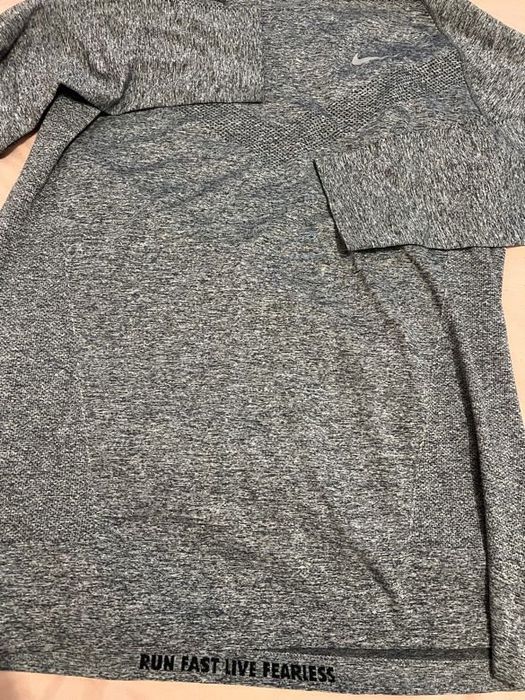 Продавам блуза на Nike подходяща за всякакъв вид спорт.