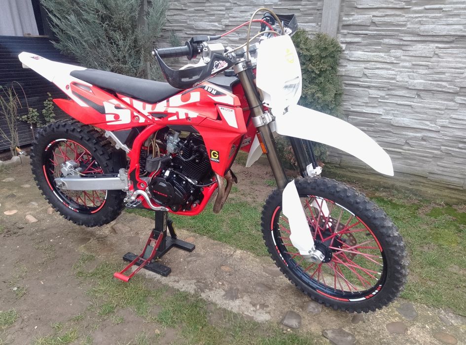 Motocross huzwarna SWM 200 4t 2017