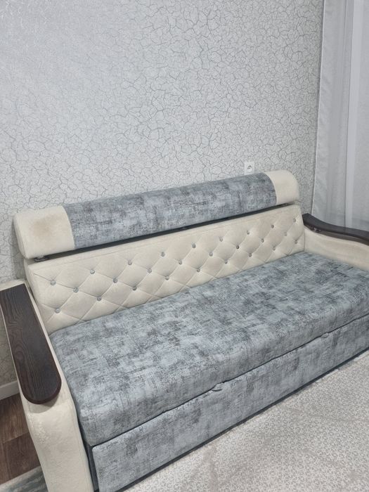 Продаётся красивый Диван