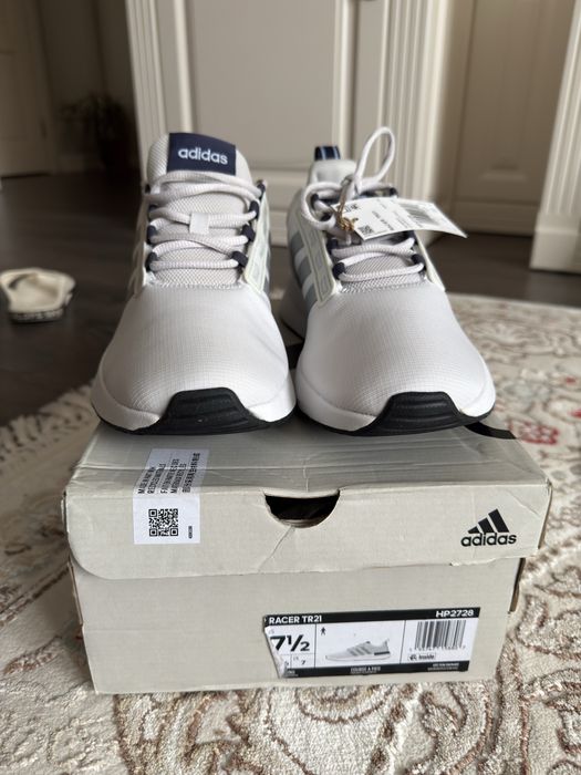 Кроссовки Адидас