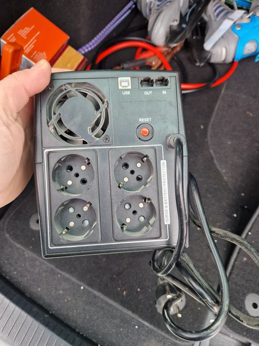 Stație UPS - Stabilizator de tensiune