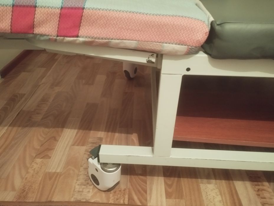 Медицинская кровать