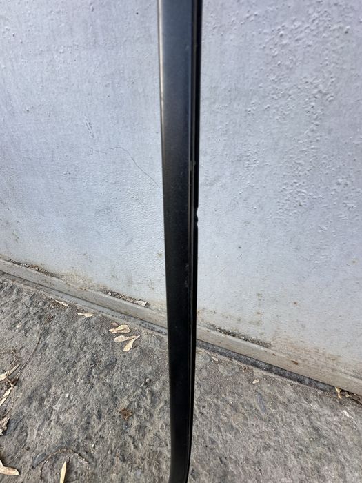 Молдинги заднего стекла на БМВ Е34