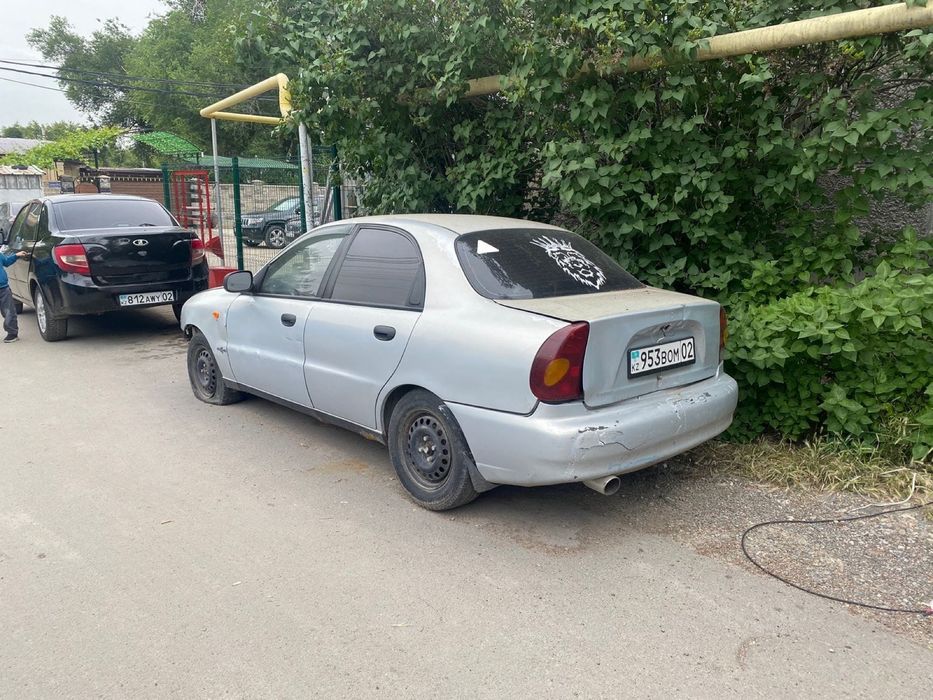 Продам машину матор коробка в норме