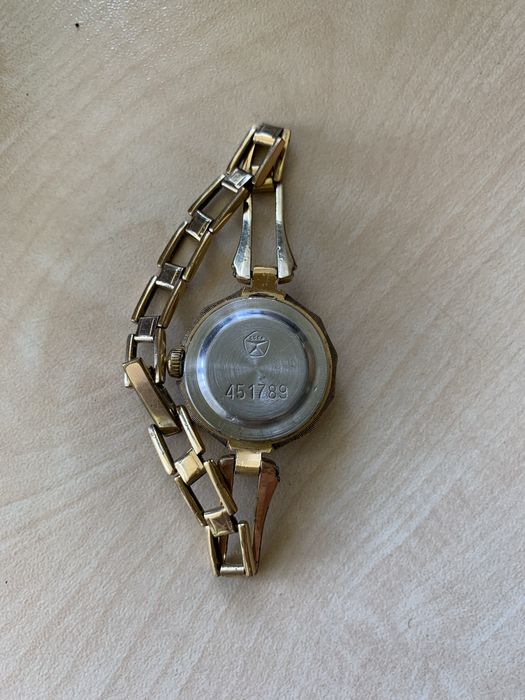 Продам винтажные   часы