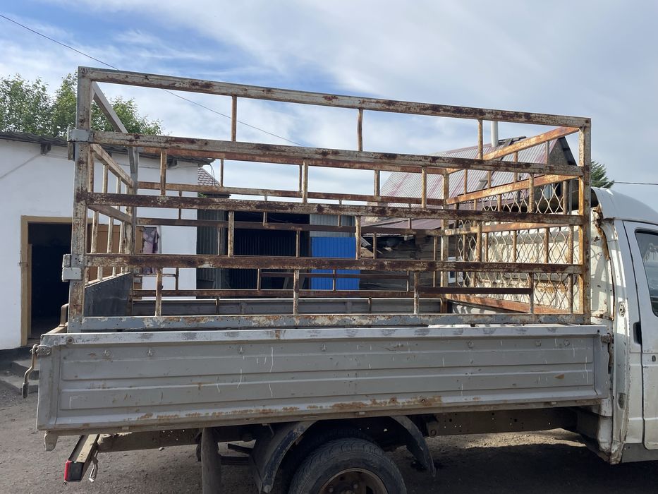 Продам коневозку скотовозку