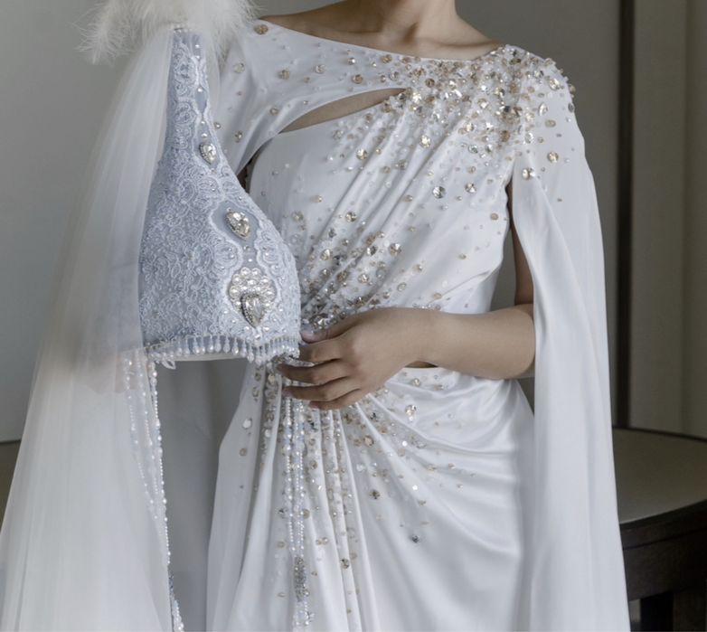 Платье со шлейфом на Узату