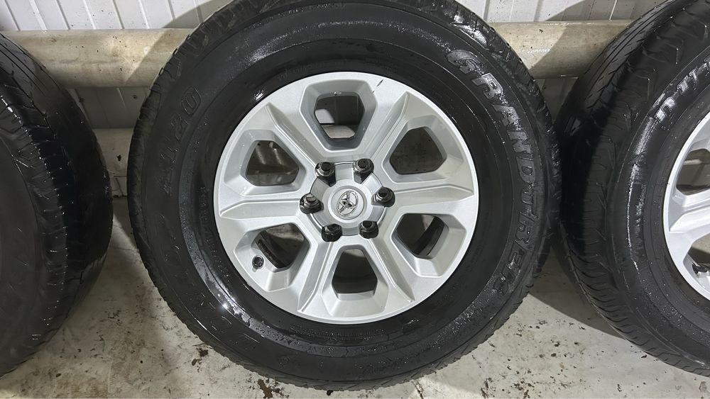 Toyota 4Runner, Prado, Hilux R17