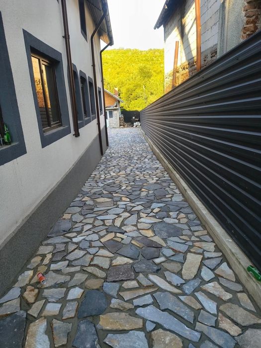 Vand si montez piatra naturala oriunde in tara