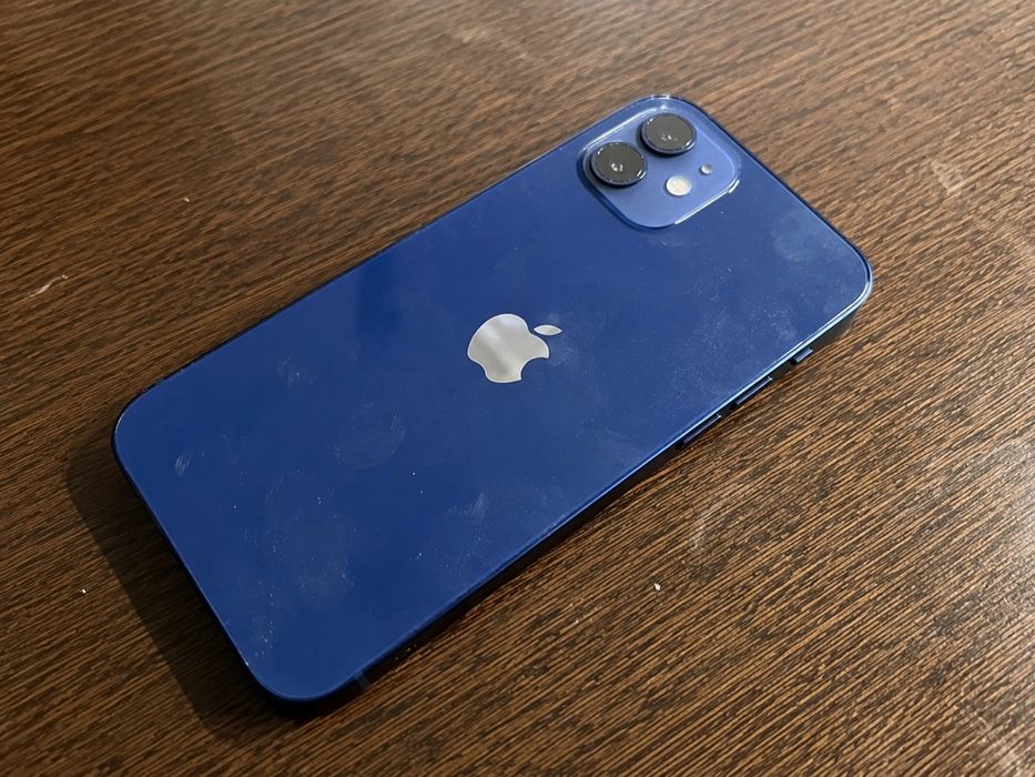 IPhone 12 синий