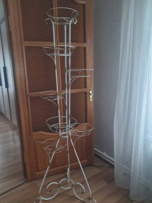 Подставка для цветов