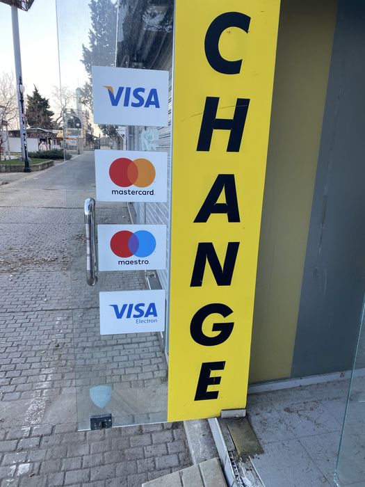 Стъклена врата от закалено стъкло с механизъм и дръжка