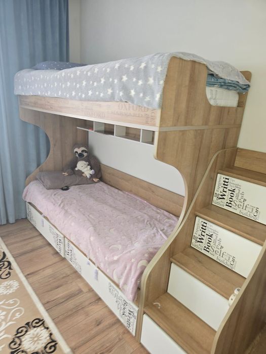 Продам  Двухъярусную кровать