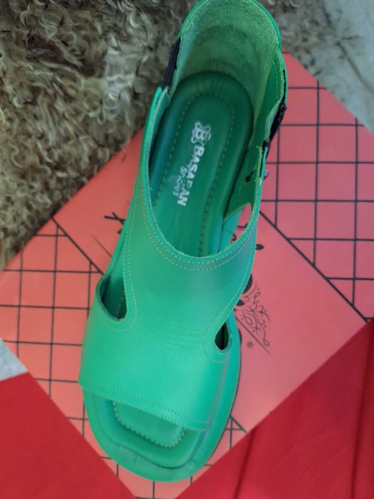 Продам сандали европейские