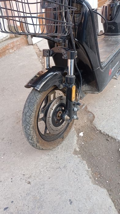 Skuter elektricheskiy