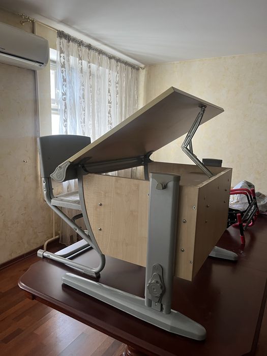 Парта ростовая детская