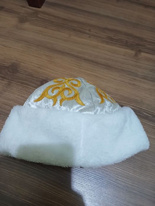 Продам казахский костюм для мальчиков