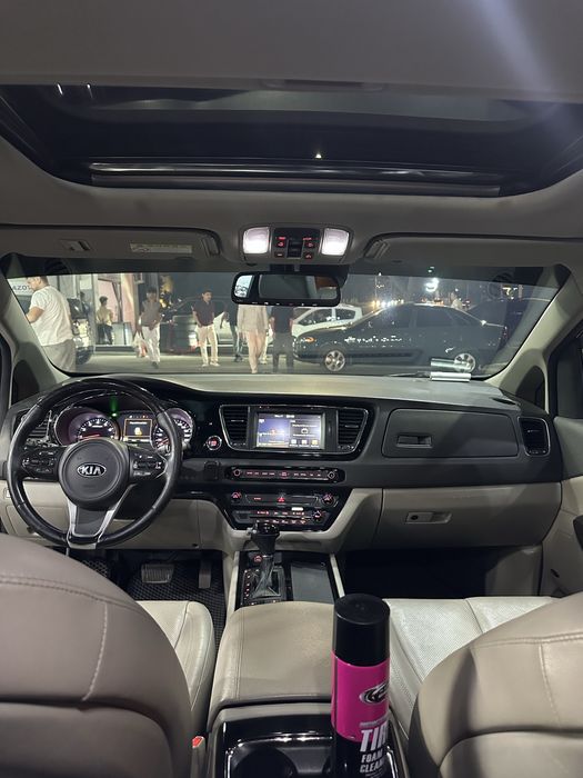 Kia Carnival Benzin