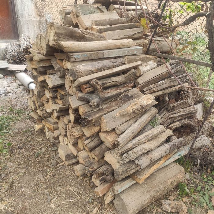 Ўтин сотилади, дрова продаются, самовывоз