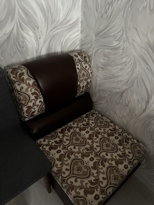 продам диван угловой