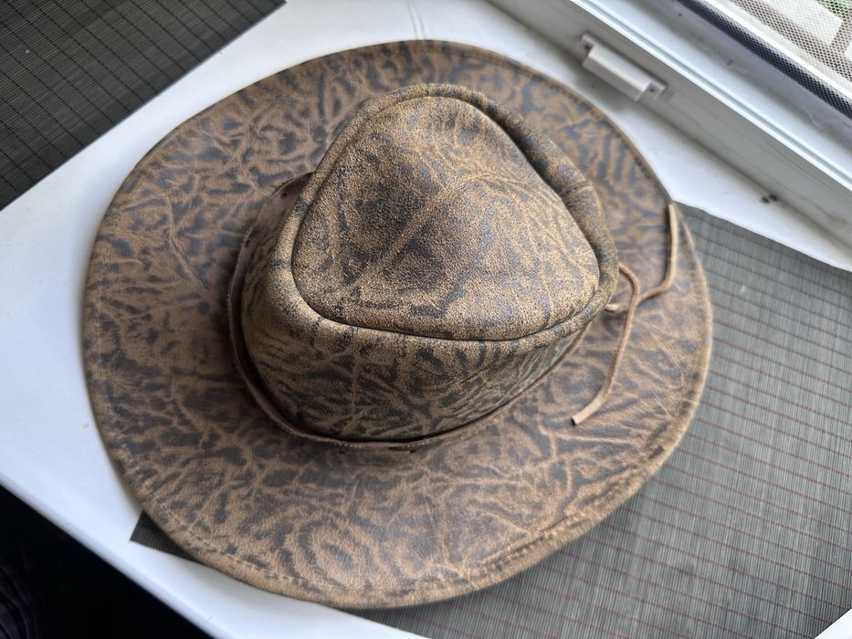 Продам шикарную кожаную шляпу