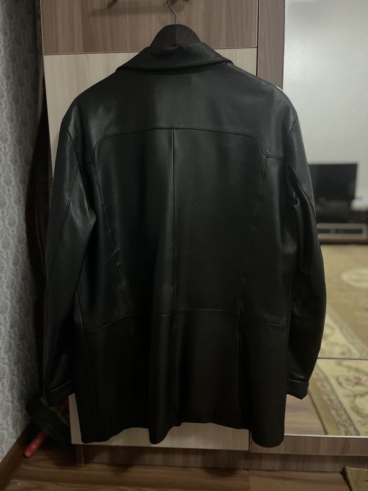 Куртка кожаная продается