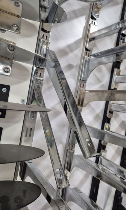 Вещалка рельс на стенный,улгуржи дӯкон ва савдо мажмуалари  учун.