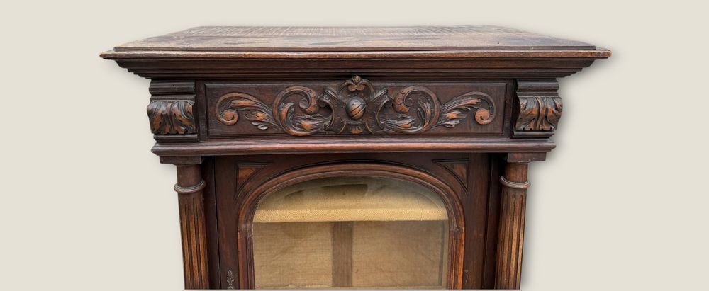 Vitrina perete lemn stejar