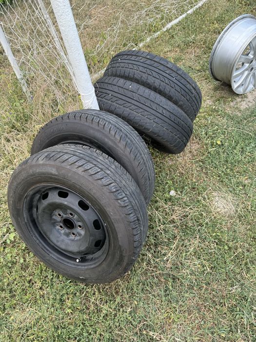 Почти новые балоны с дисками R14