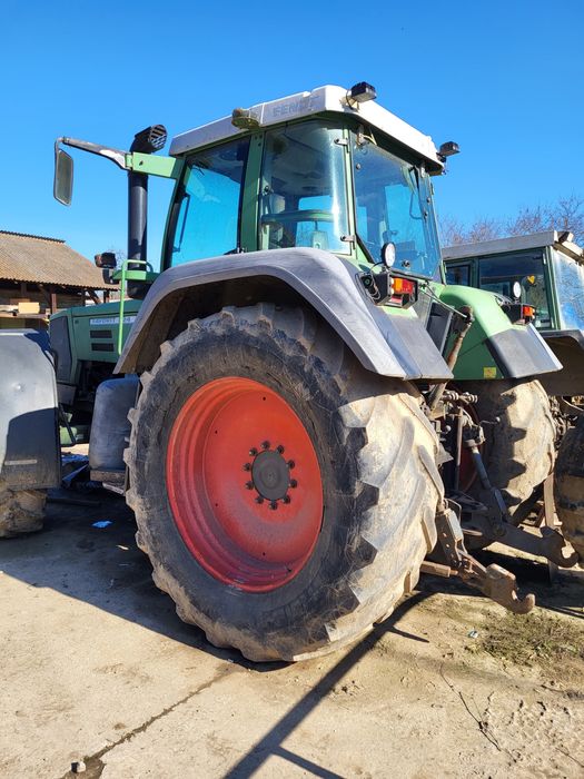 Dezmembrez  tractor Fendt 824