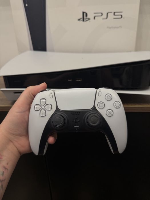 PS5 + игры + зарядная станция