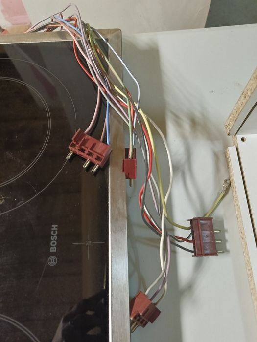 Vând plita Bosch sau caut cuptor care sa se potrivească