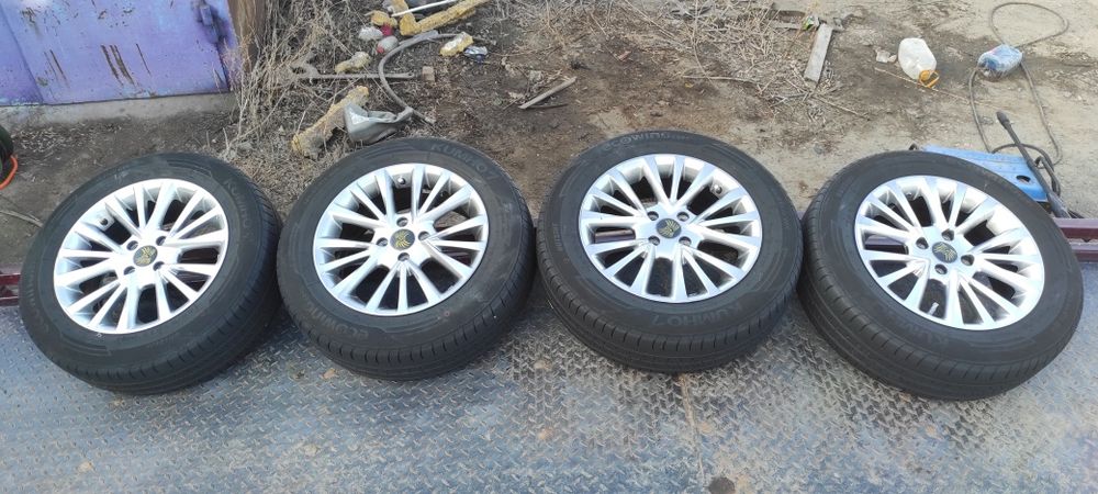 Продам диски с резиной R15