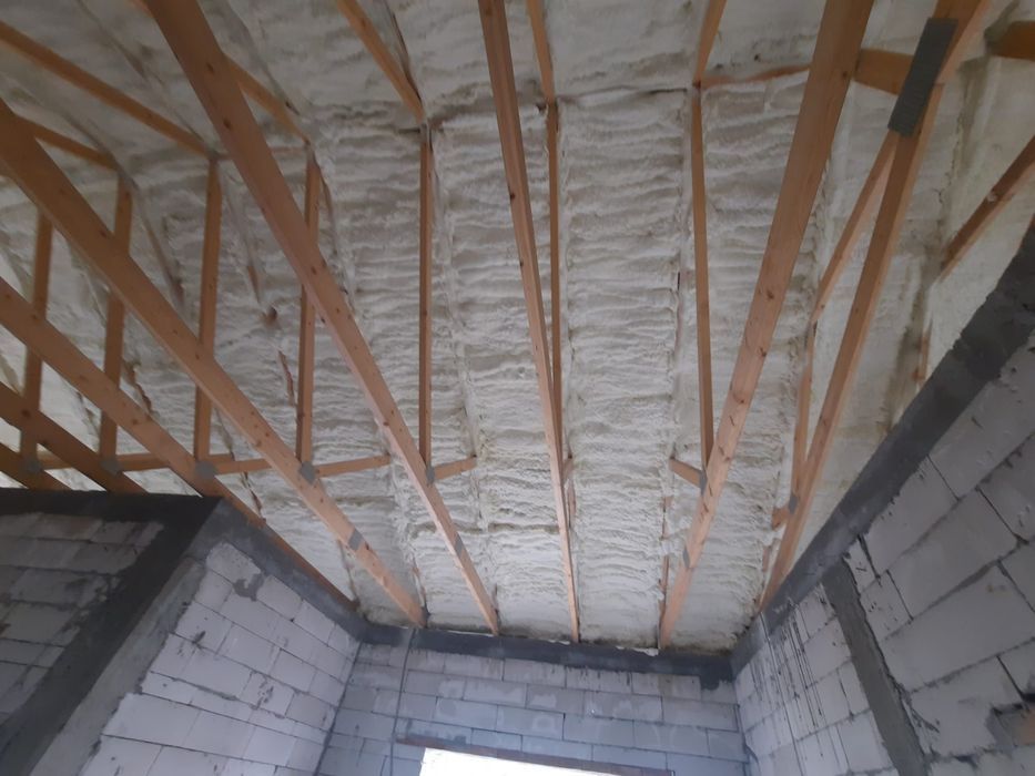 izolatie spuma poliuretanica izolatie terasa izolatie mansarda hala