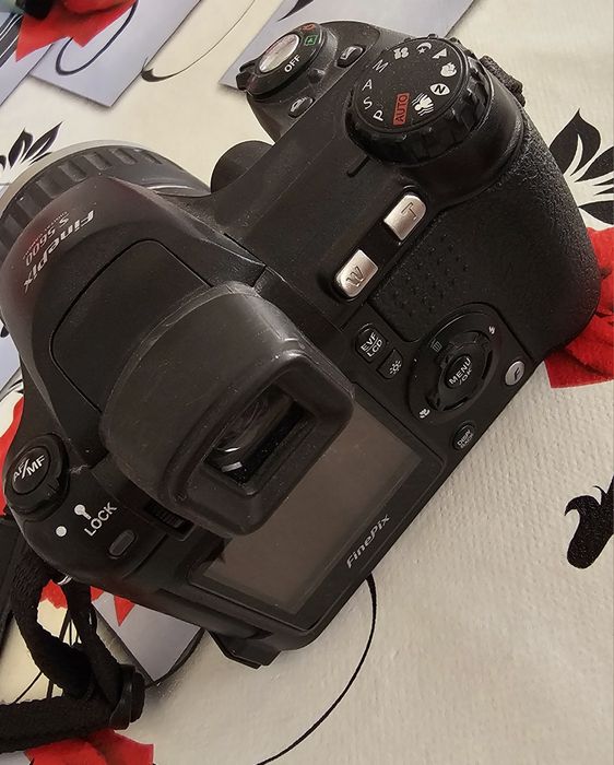 vand dslr camera foto  Fujifilm S5600