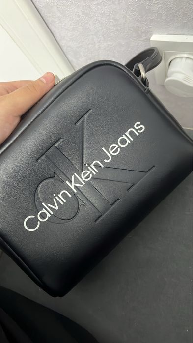 Продам оригинальную сумку Calvin Klein jeans за 15 тысяч тенге