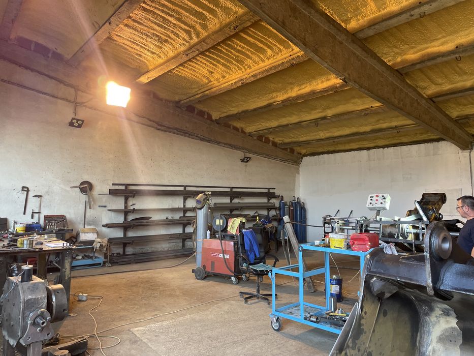 Spațiu industrial compus din platforma depozitare, hale si birouri