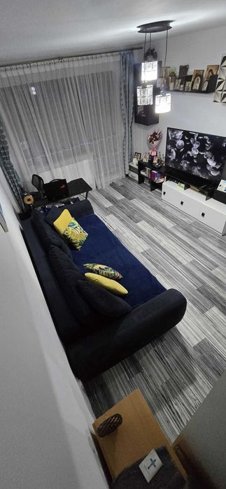 Vand apartament  - centru Pascani