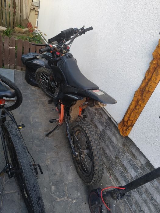 Vând cross KXD 150