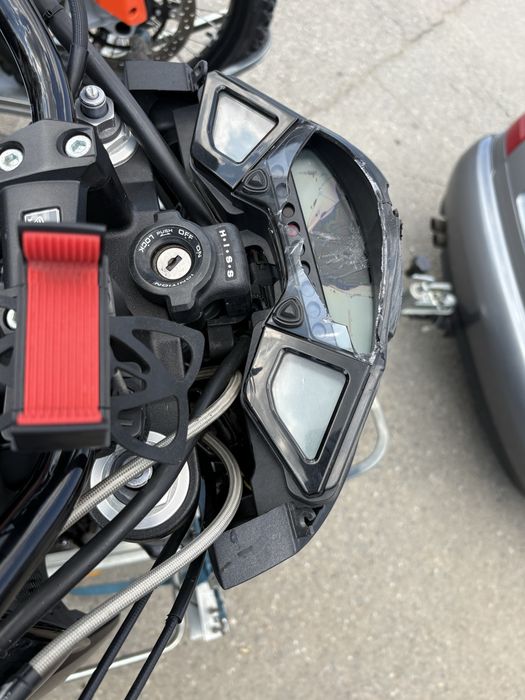 Vand Honda CB1000R avariat usor