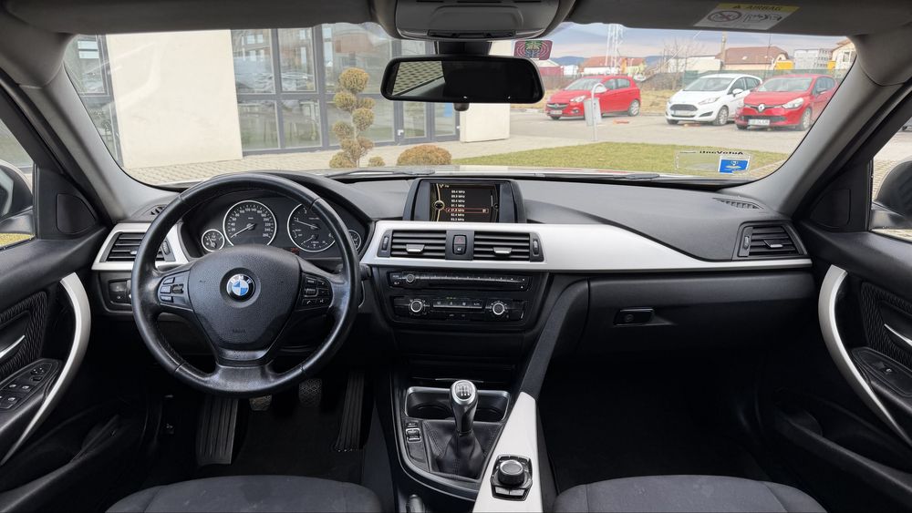 BMW 320 D 2.0 184 CP 2015 Facelift Manual 6+1 Trepte 3 M de Condus