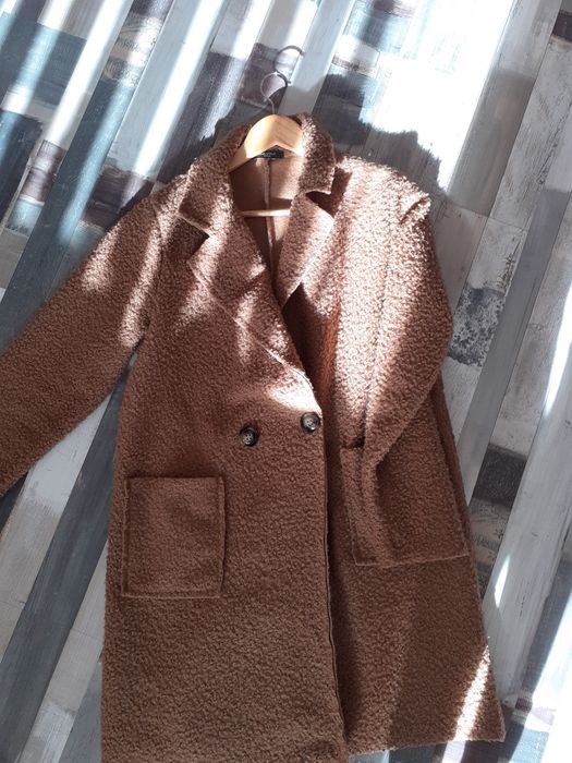 Палто  в  бежаво