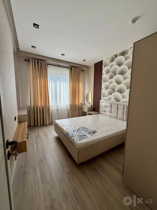 High tech kvartira Bobur Residence