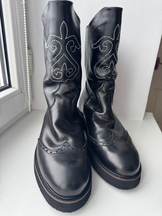 Кожаные сапоги в национальном исполнении