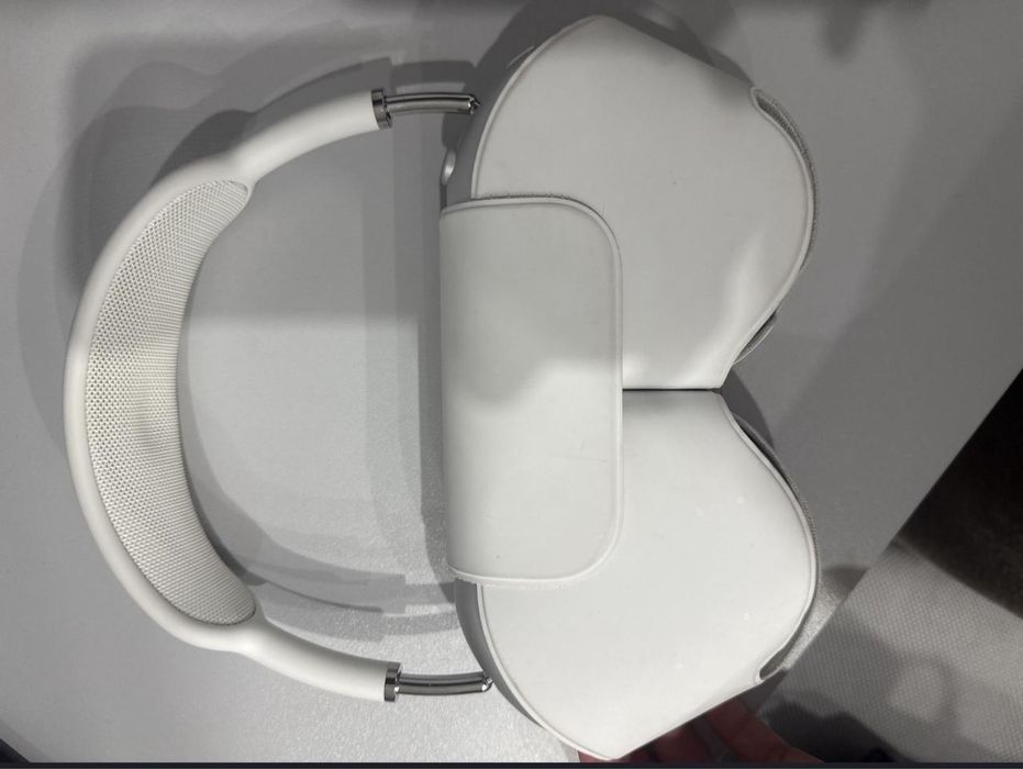 Продам AirPods Max